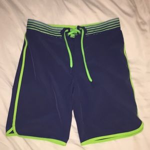 Vineyard Vines board shorts 🏄 🐳